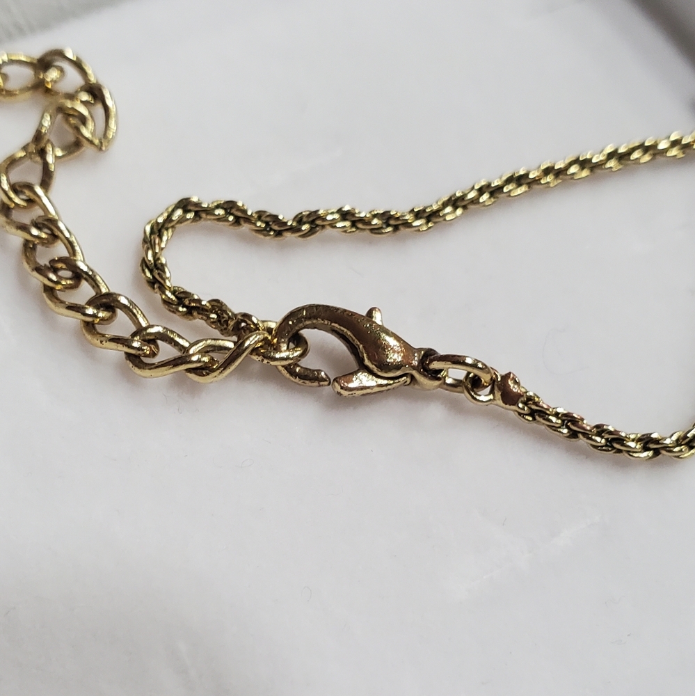 ⚜️❤️⚜️Christian Dior Gold Plated Vintage Queen 2 Crystals ❤️ Pendant - Picture 7 of 10